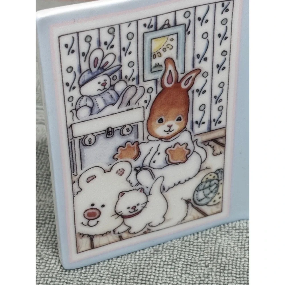 Vintage 1993‎ Roman Inc Cara Licensing Ceramic Nursery Bunny Cat Picture Frame